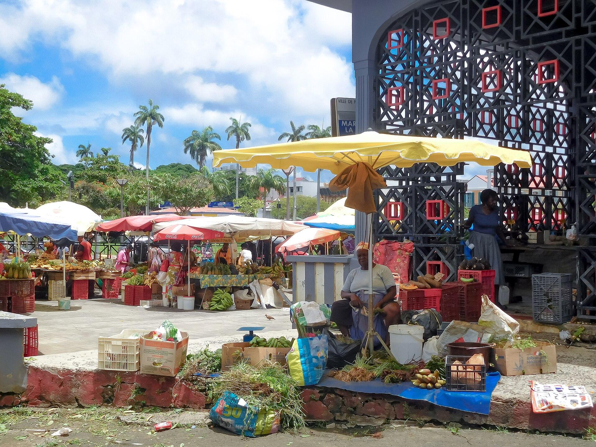 Vendeuse sur un marché de Guadeloupe
